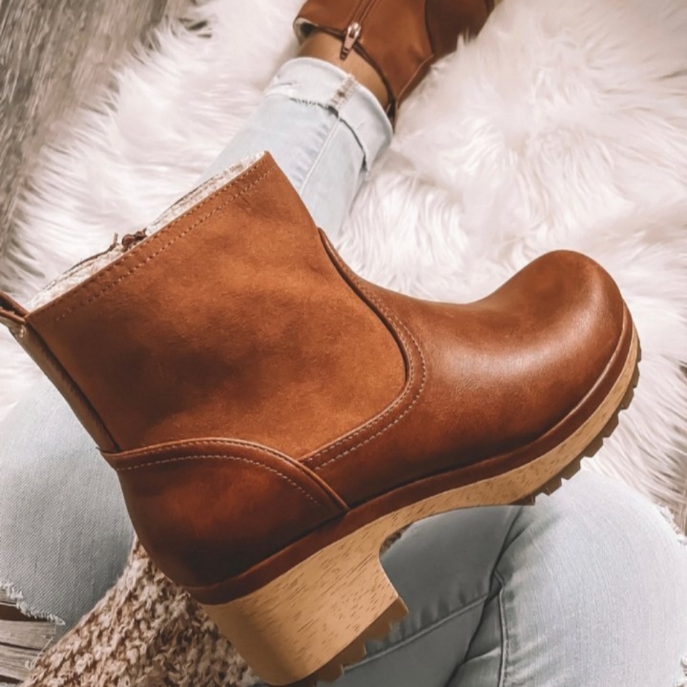 [ Blogger Fave Lined Cognac Clog Boot Booties ] - Size 6.5 | Universal Thread